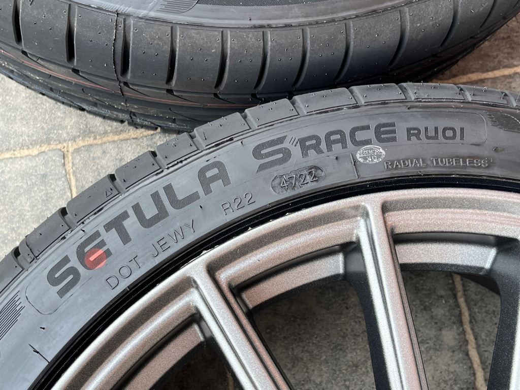 SKODA SUPERB III SUMMER WHEELS 235/40R19 AEZ NEW Product image