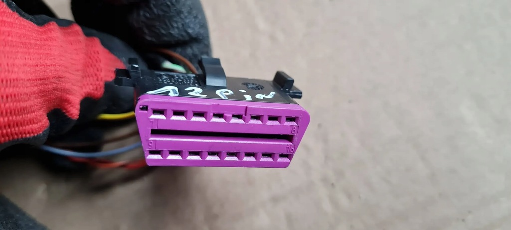 A5 8W PLUG OBD SOCKET 3A0972695A A7 4G A4 B8 S4 B9 Q5 Q3 Product image