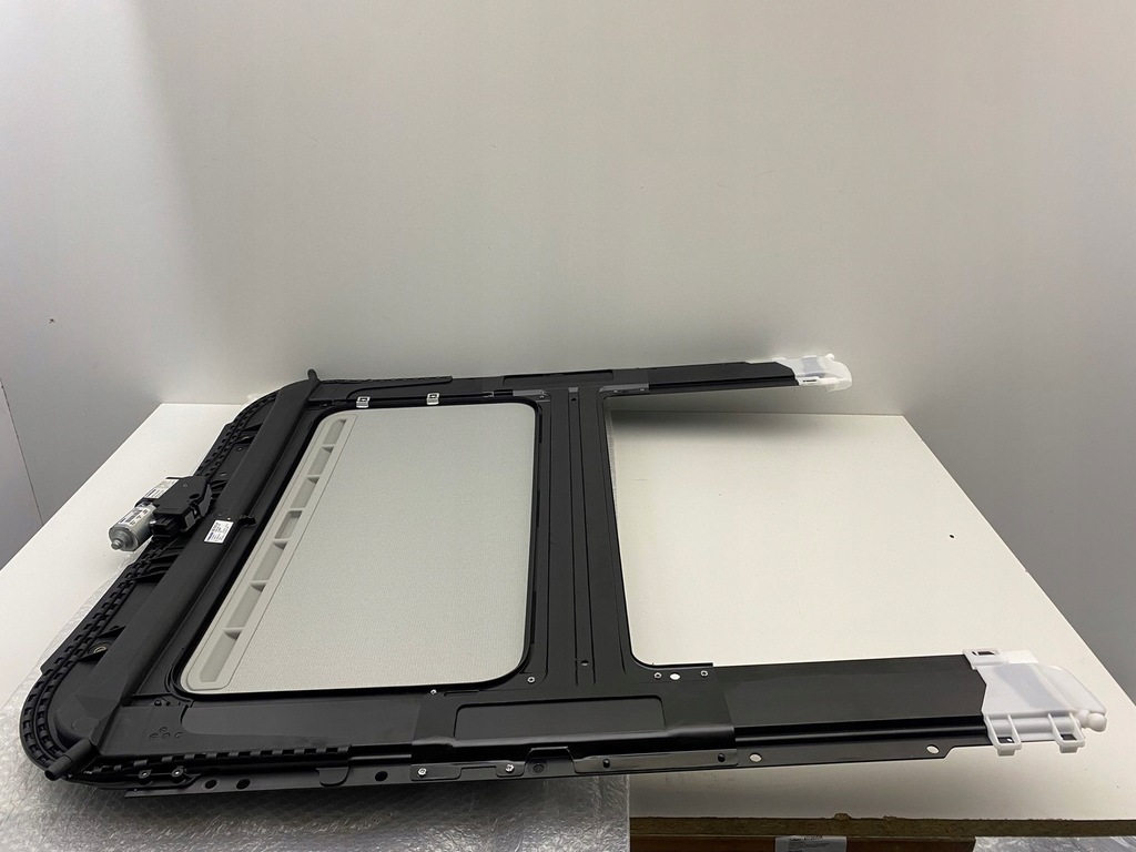 ΚΙΝΗΤΗΡΑΣ AUDI A5 8T SUN ROOF ROLER BEND 8T8877041E Product image