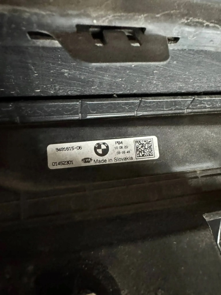 BMW i4 2023 Πλαϊνές φούστες, επικαλύψεις Product image