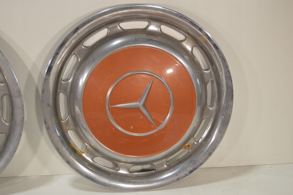 ΣΕΤ MERCEDES HUBCAPS W123 W115 W116 W108 ΓΝΗΣΙΟ ΜΕΤΑΛΛΙΚΟ Product image