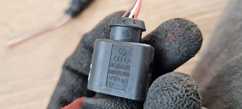 A5 8W PLUG CUBE 1J0973803 VW AUDI A4 B9 8W A5 Q7 4M Q5 80A Product image