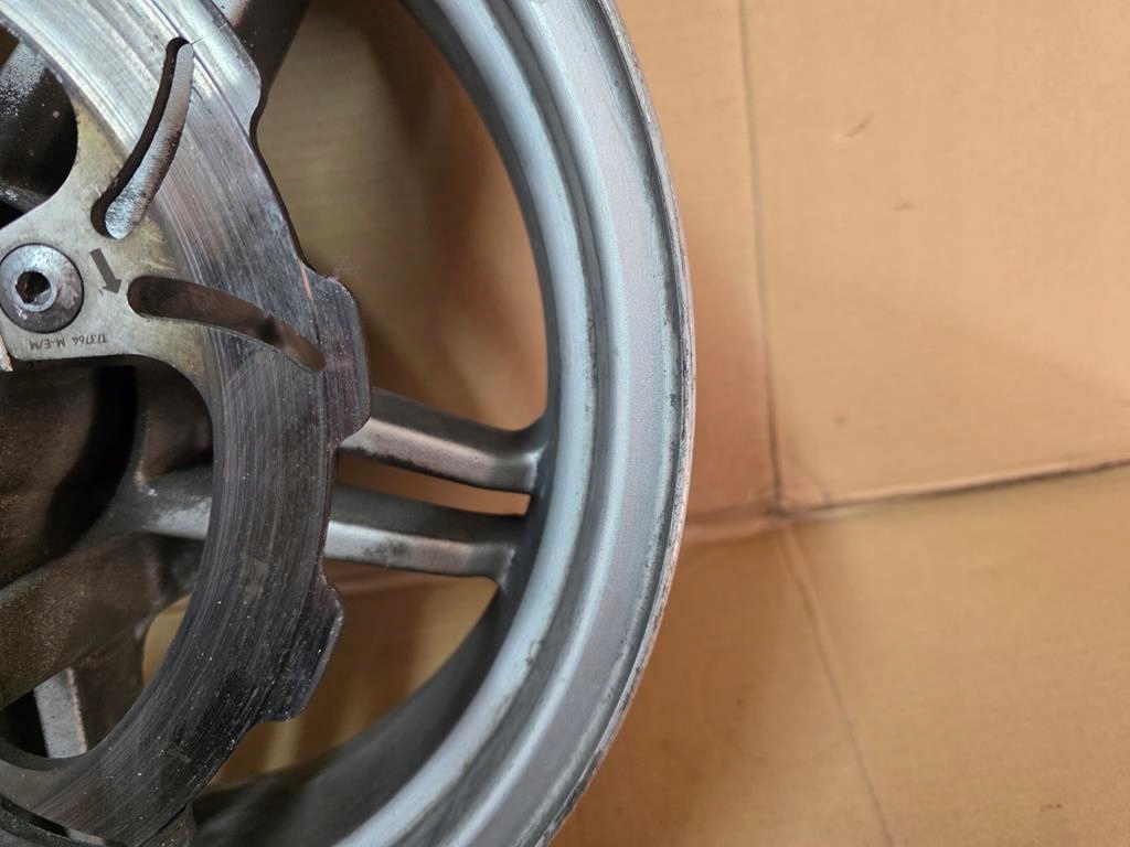 Suzuki Burgman ένα 650 02-12 κοντά στο πίσω χείλος Product image