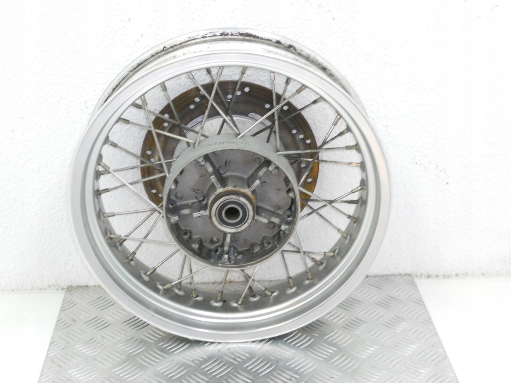 TRIUMPH TIGER 900I RIM ΠΙΣΩ ΤΡΟΧΟΣ + ΣΕΤ ΔΙΣΚΟΥ ORIGINAL Product image