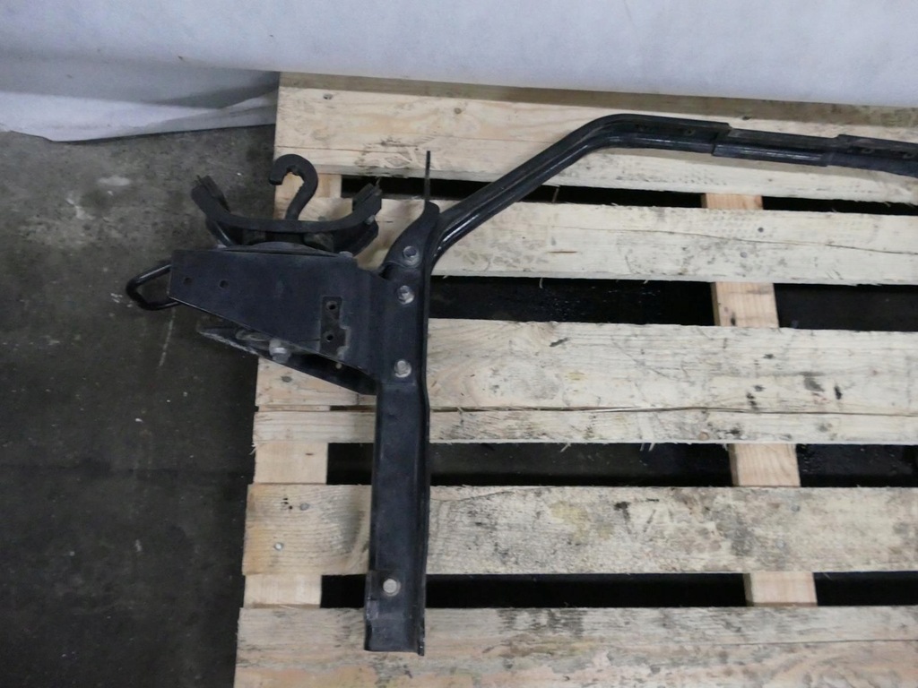 MITSUBISHI CANTER FUSO 7C15 BELT BEAM MOUNT Product image