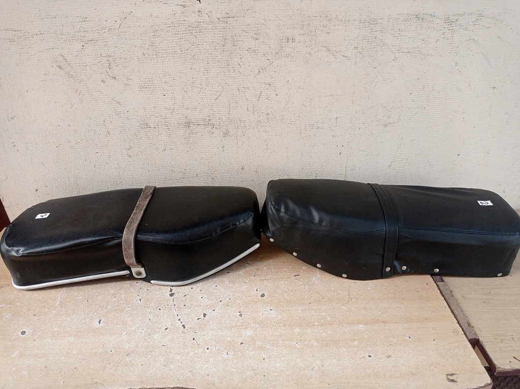 SHL M11 - Μέρη - Καθισμένος - Couch x 2 - (1+2) Product image