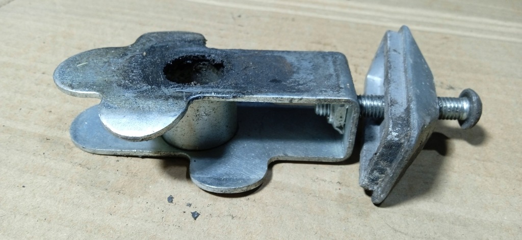 SUZUKI GSF 600 1200 BANDIT TENSIONER CHAIN ​​TENSION ΠΙΣΩ ΤΡΟΧΟΣ Product image