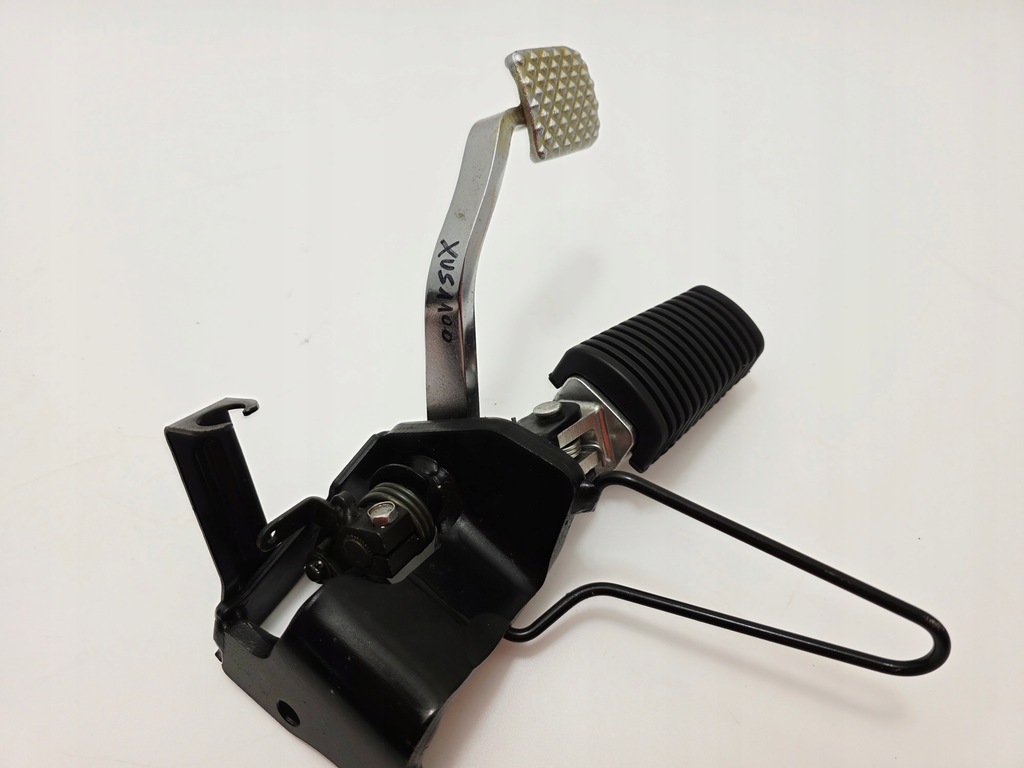 Yamaha XVS 1100 Drag Star Ρύθμιση δεξιά φρένο Lew Product image