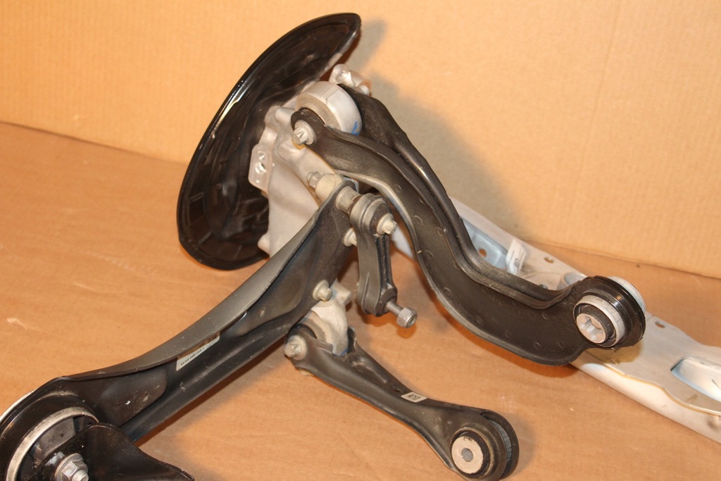 Πίσω δεξιά άρθρωση τιμονιού MERCEDES GLA GLB 247 200 250 4-MATIC Product image