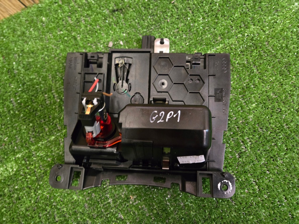 A4 B8 ASSTRAY 8K0857965 Product image