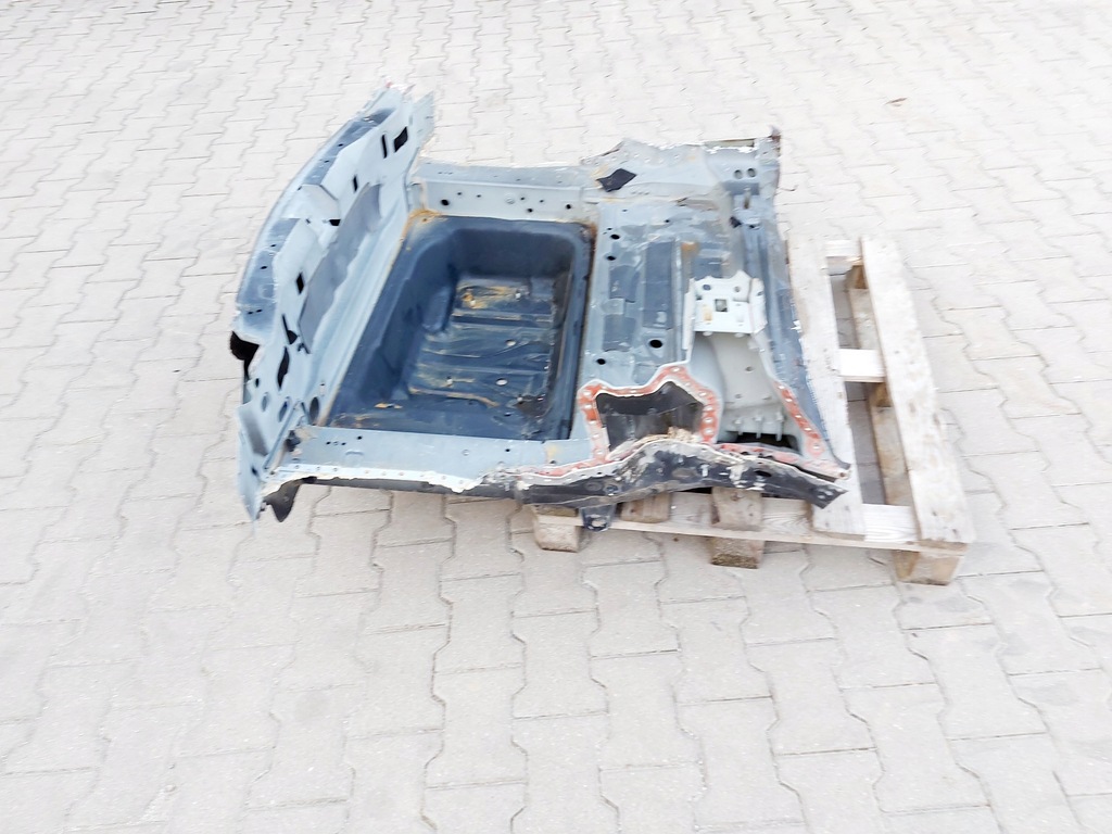 C-CLASS W205 COUPE Πίσω κάθισμα, πίσω τοίχος, πάτωμα πορτμπαγκάζ, ανελκυστήρας 18 ετών. Product image