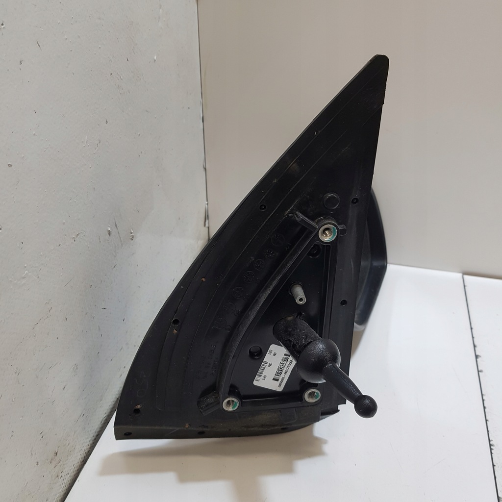 ΔΕΞΙΟΣ ΚΑΘΡΕΠΤΗΣ HYUNDAI I10 Product image