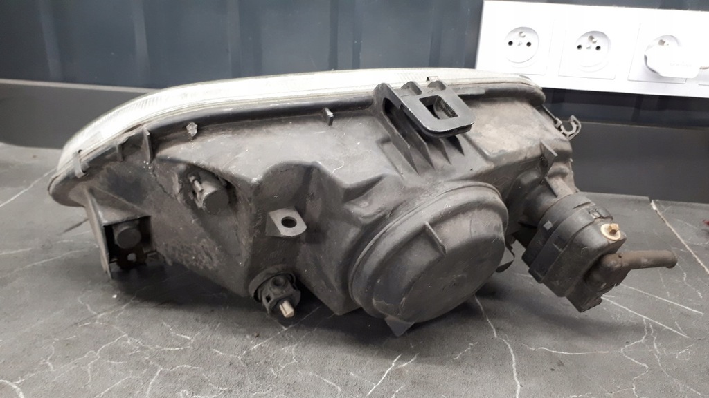 Μπροστινός δεξιός προβολέας Renault Megane Product image