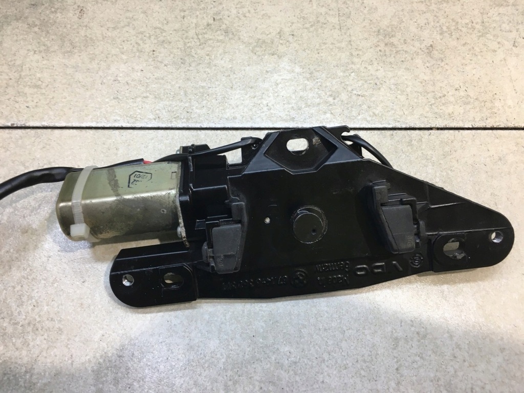 ΚΛΕΙΔΑΡΙΑ ΚΑΠΑΚΙ ΚΑΤΩ E39 FL COMBI 8362371 Product image