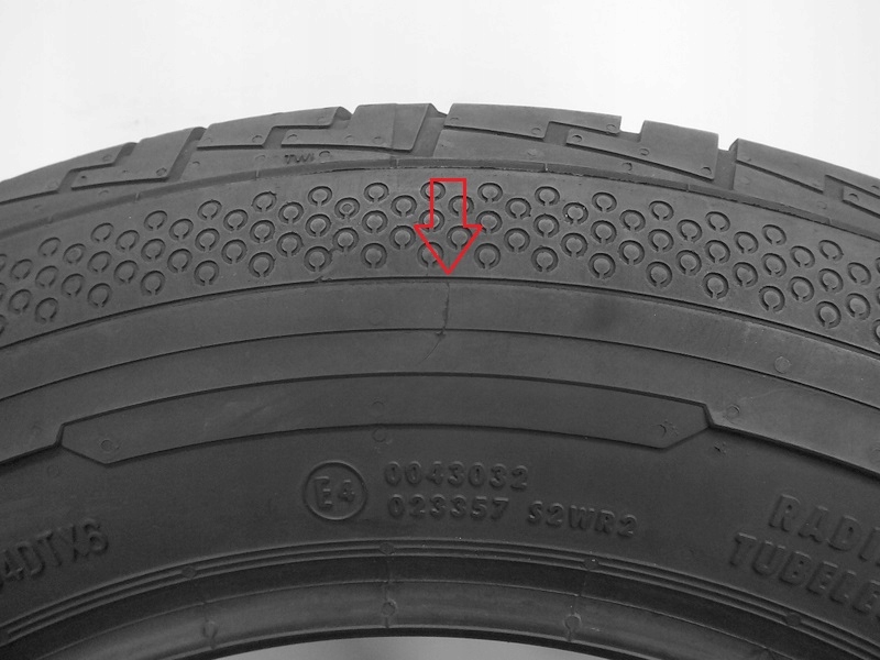 1L 215/65R16C Continental ContiVanContact 100 109/107T 0120 8.3 Product image