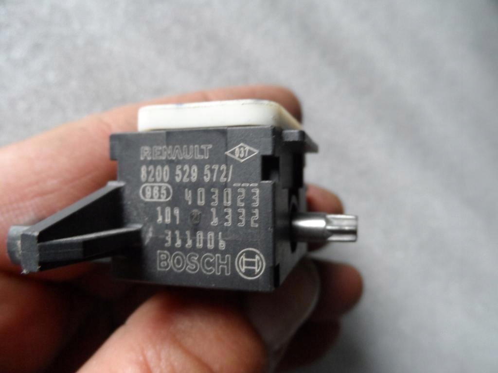 ΑΙΣΘΗΤΗΡΑΣ ΔΕΞΙΟΣ RENAULT CLIO III 3 8200529572 Product image