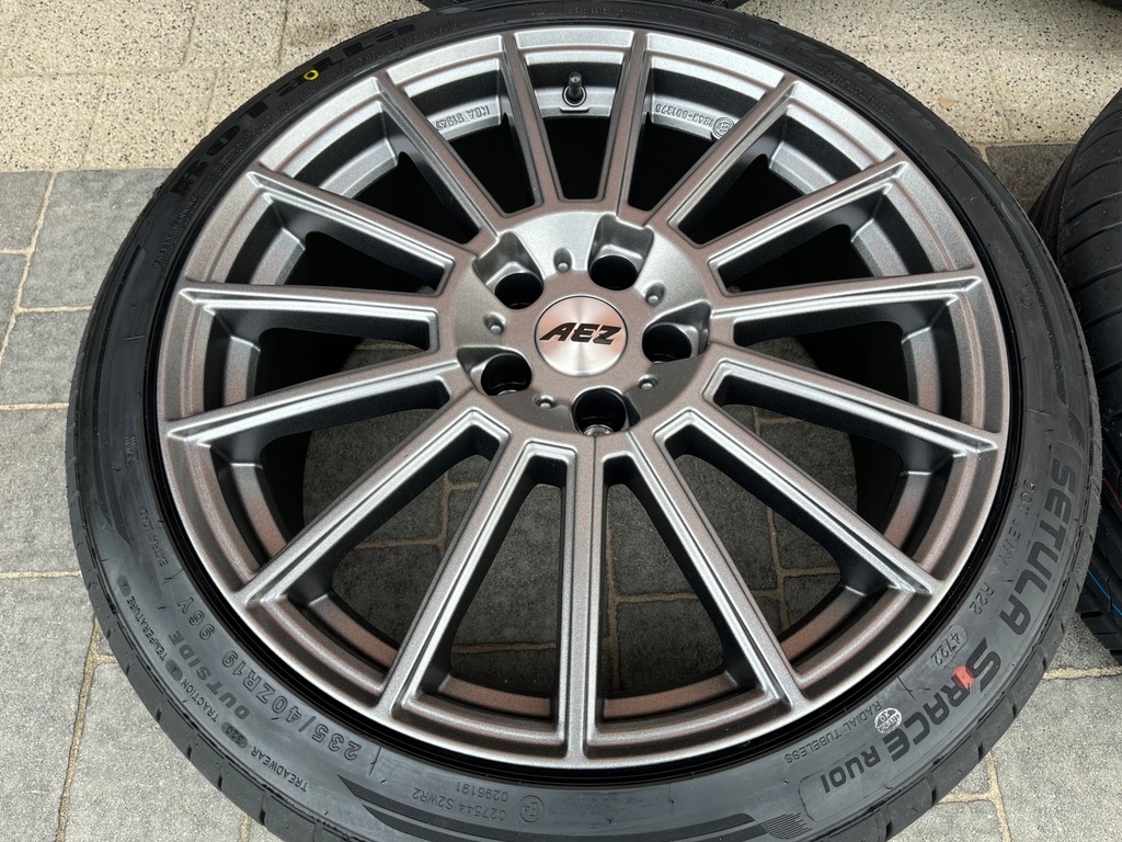 VW PASSAT B8 SUMMER WHEELS 235/40R19 AEZ NEW RIKEN Product image