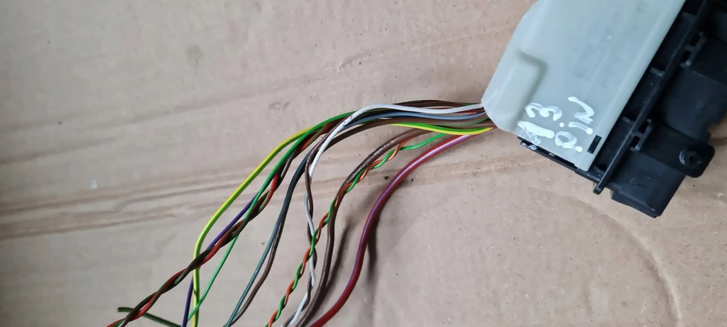 A5 8W CUBICLE PLUG CONSECTOR 4H0972701 A4 B9 8W Product image