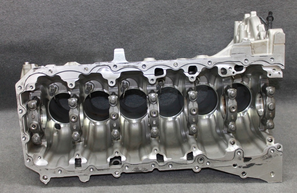 BMW F20 F30 G30 G32 G11 4.0i B58B30A ENGINE BLOCK Product image