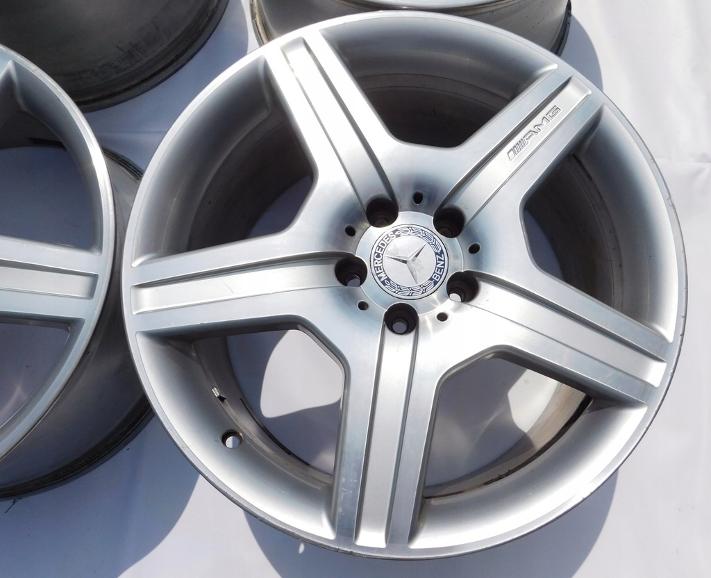 Mercedes W221 AMG ζάντες A2214012602 A2214012702 Product image