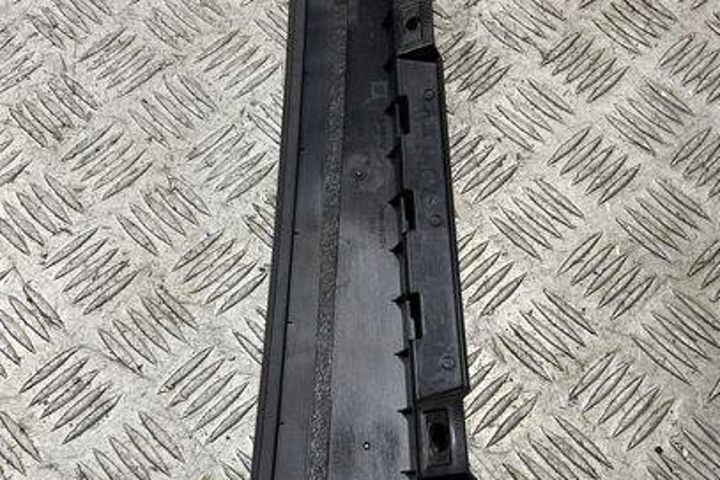 Πίσω δεξιά πόρτα λωρίδα Opel Astra K 39085712 1.4L Product image