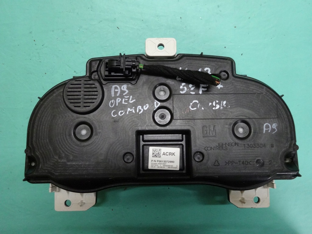 OPEL CORSA D 1.2 B 13r licznik zegary ANGLIK P0013372990 1303304 Product image