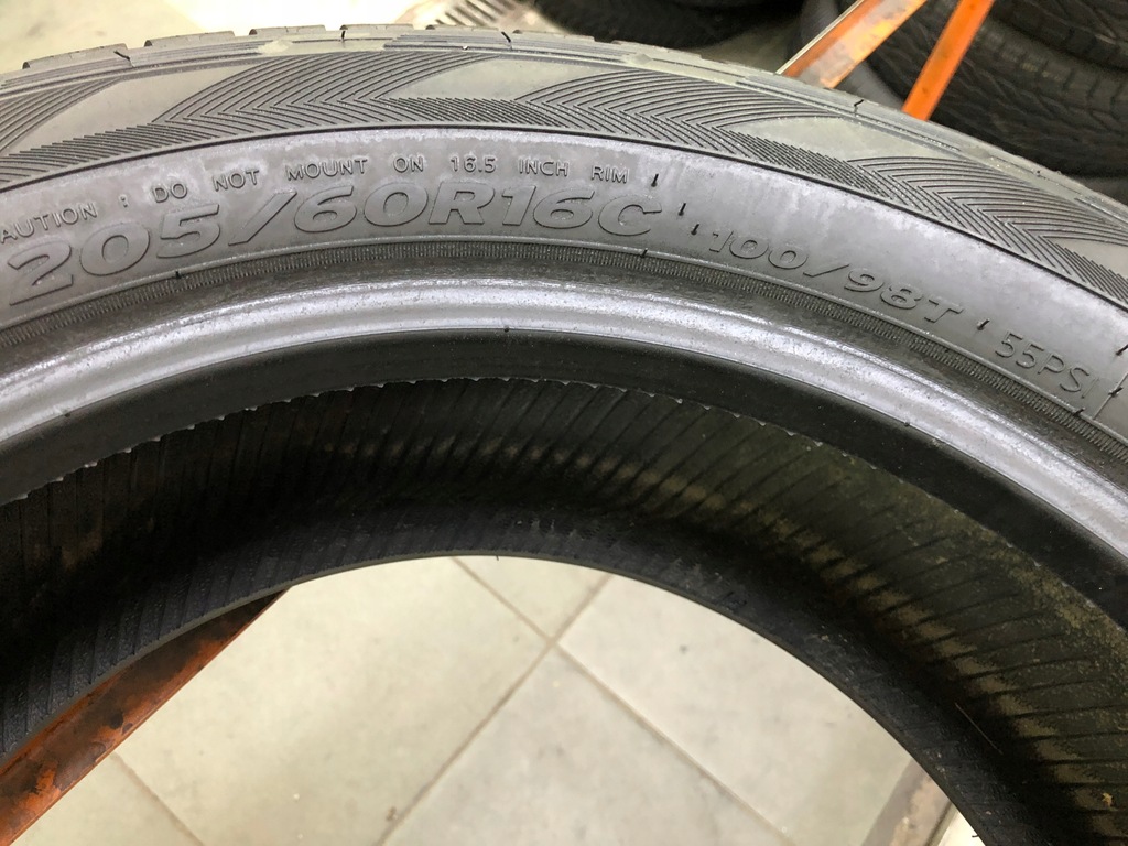 Hankook Winter RW06 Winter 1x 205/60R16C Product image