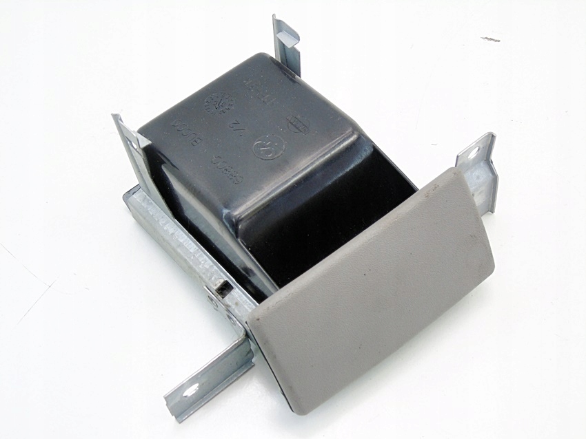 Ashpter διαμέρισμα από την 68800b000 Nissan Almera Tino 2002 2.2 Di Console Product image