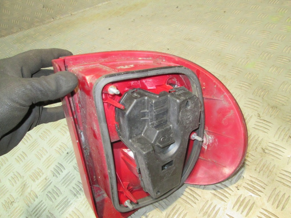 ΠΙΣΩ ΔΕΞΙΟ ΦΩΤΙΣΤΙΚΟ ΣΕ ΦΤΡΑΠΟ FORD GALAXY MK1 95- Product image