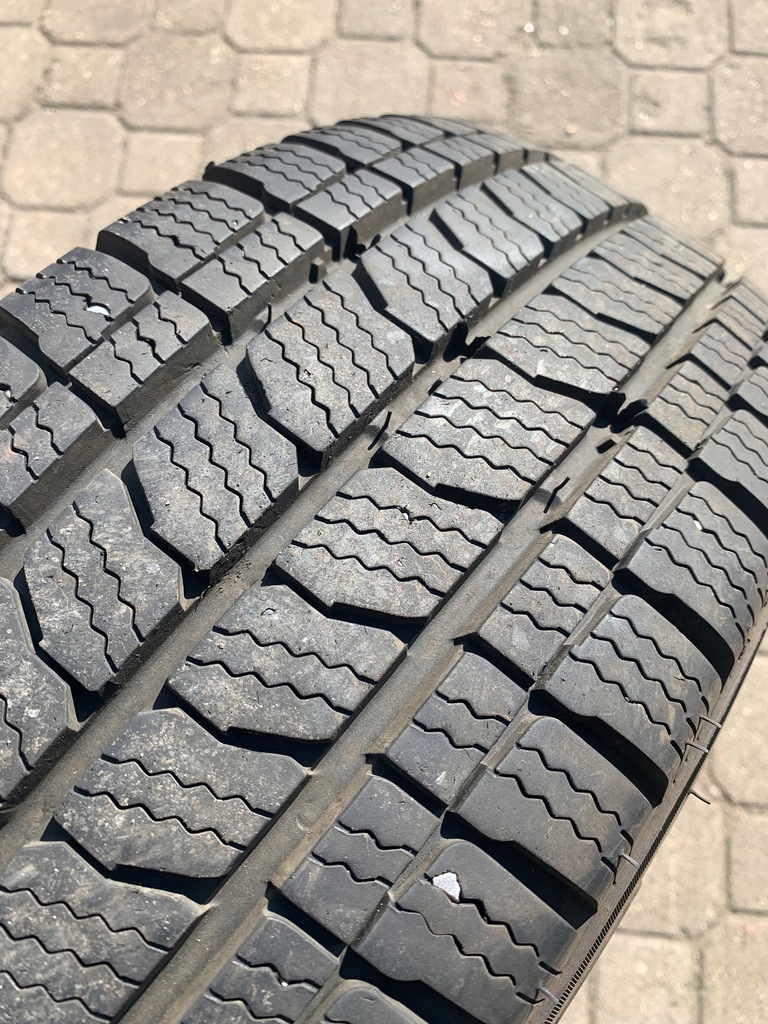 1 τεμ. BFGoodrich Activan Winter 215/65/15 C 8,6 mm Product image