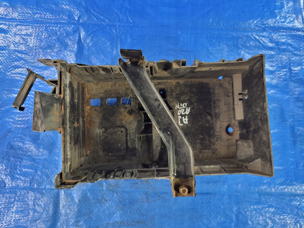 Opel-czari Astra J Zafira C Βάση στέγασης της μπαταρίας 13354420 Product image