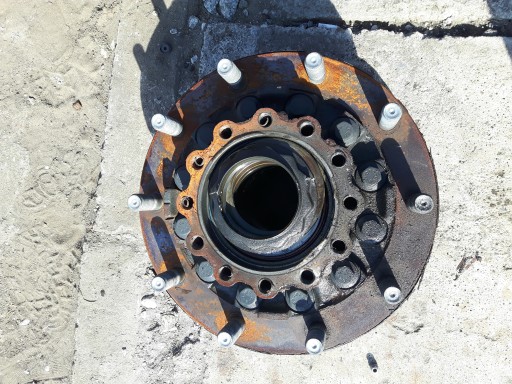 IVECO STRALIS HIWAY HI E6 EURO 6 REAR HUB 2016