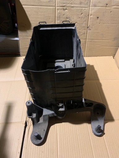 ΒΑΣΗ ΜΠΑΤΑΡΙΑΣ 1K0915333B GOLF V TOURAN A3