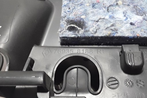 Αριστερό πίσω κάλυμμα του Renault Twingo III (BCM_) πυλώνας 769358188 2015