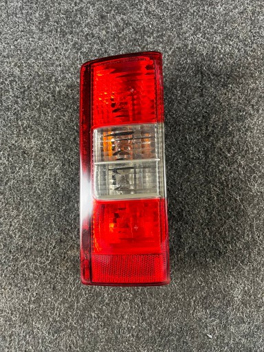 lampa lewa tylna opel combo c