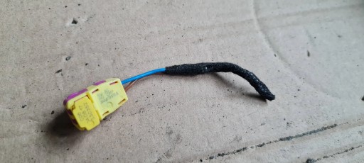 A5 8W AIRBAG CUBE PLUG 3AA972571B A4 B9 8W A5 Q5 80A
