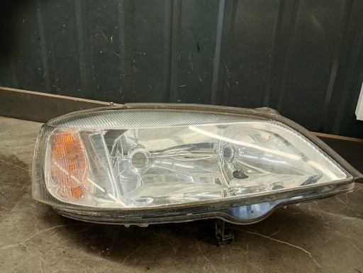 Δεξιά προβολέας Opel Astra II Hella