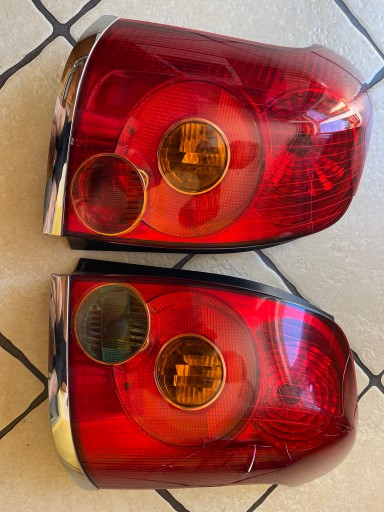 Πίσω φανός στέισον βάγκον Toyota Avensis T25 03-06 Europe RIGHT