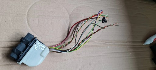A5 8W CUBICLE PLUG CONSECTOR 4H0972701 A4 B9 8W
