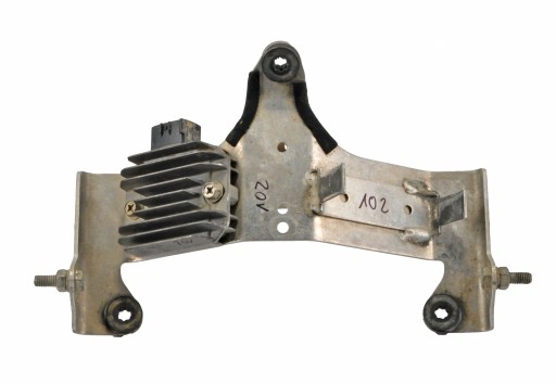 Suzuki LTR 450 06-09 Τετραγωνικός ρυθμιστής τάσης