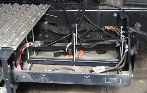 BATTERY BOX BATTERY BOX MAN TGX TGS E6