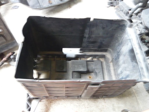 Βάση μπαταρίας 1K0915333B VW Audi Seat Skoda