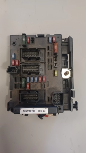 Πλαίσιο ασφαλειών Peugeot 206 9657608780